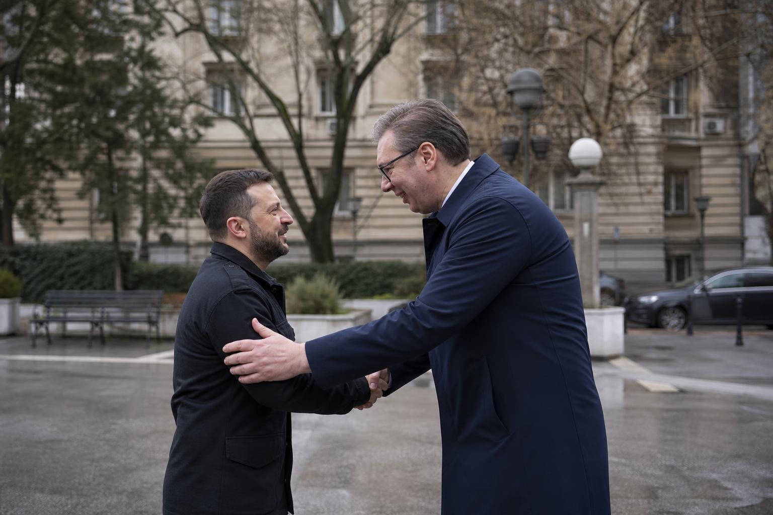 Ukraine und Serbien stärken Zusammenarbeit trotz geopolitischer Spannungen