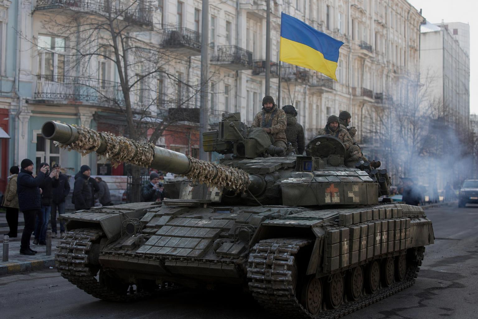 Обзор дня: приговоры, военные события и технологические новинки