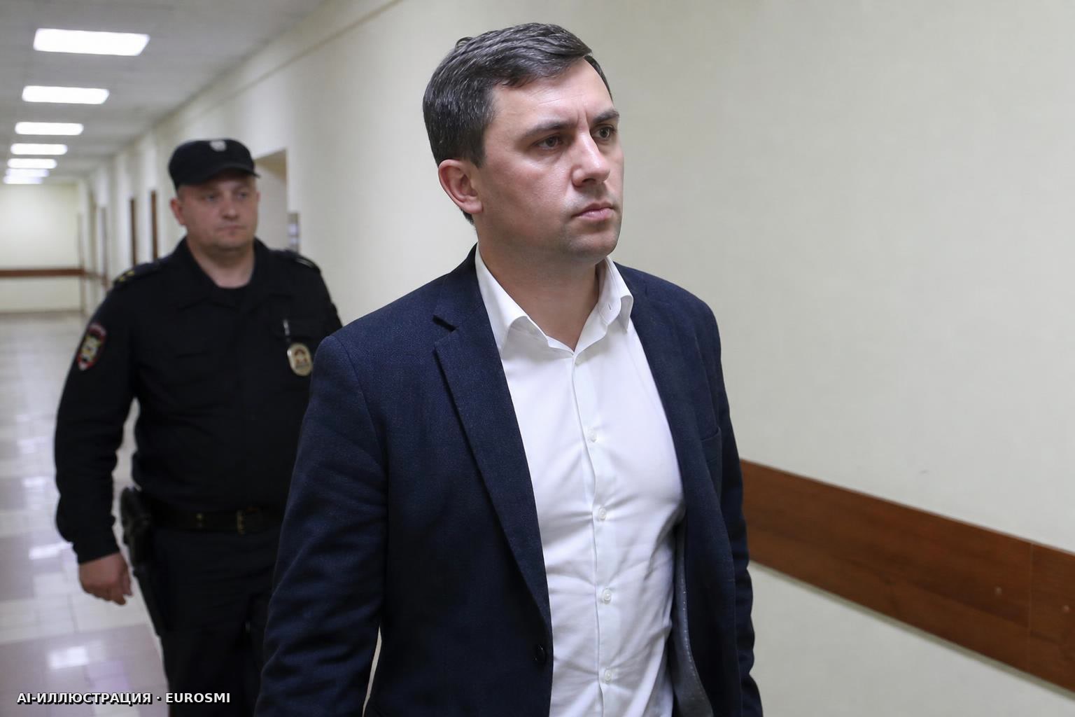 Кандидата в Госдуму от КПРФ Бондаренко оштрафовали за «экстремистскую символику». Его снимут с выборов